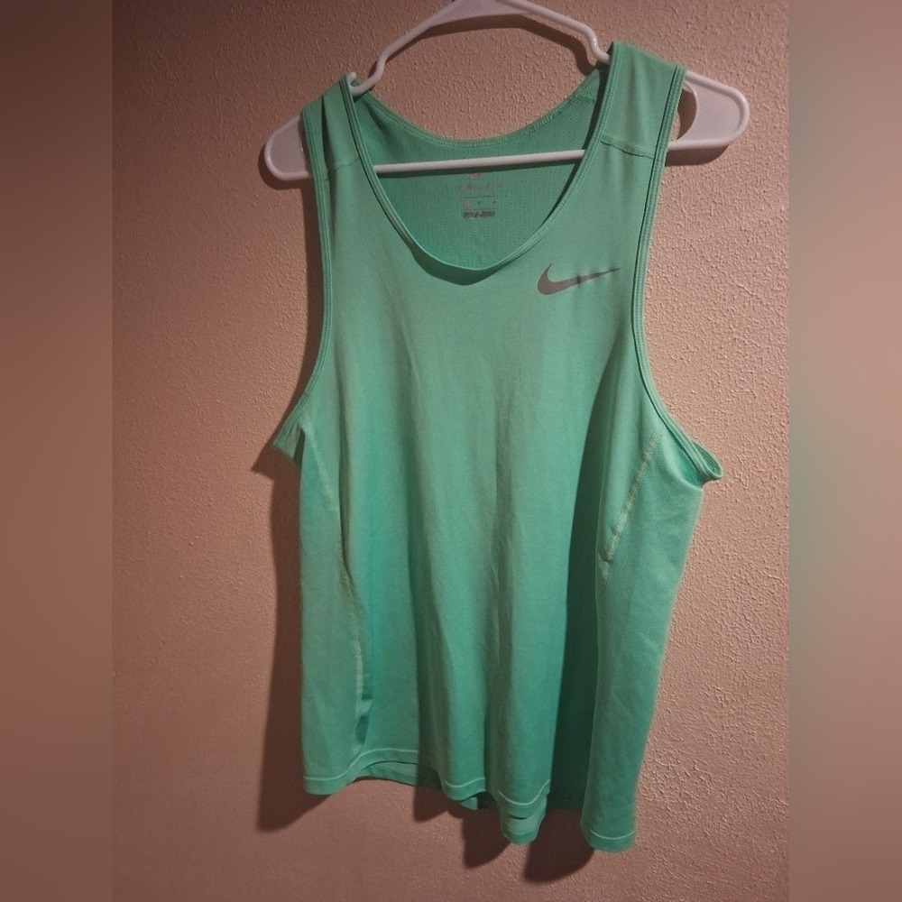 Nike Dri Fit Men's Green Running Tack Athletic Gym L